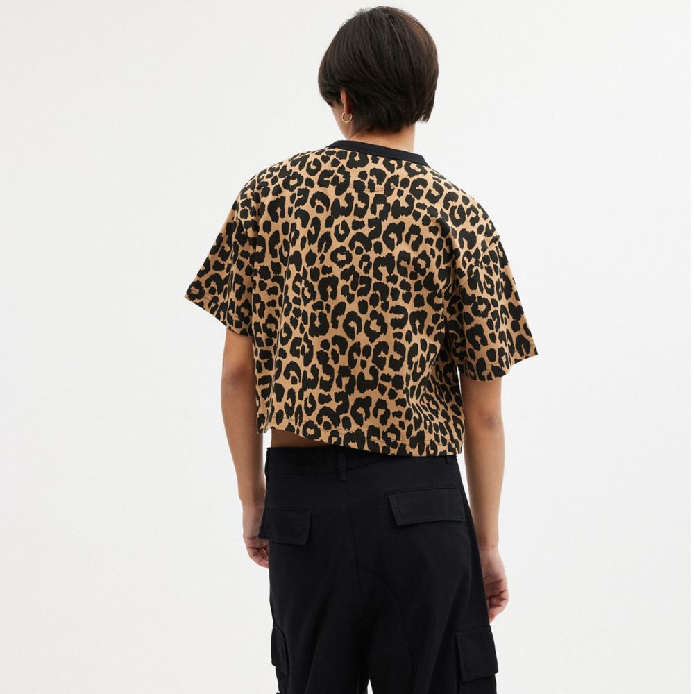 COACH®,LEOPARD CURSIVE SIGNATURE CROPPED T-SHIRT,Leopard,Scale View