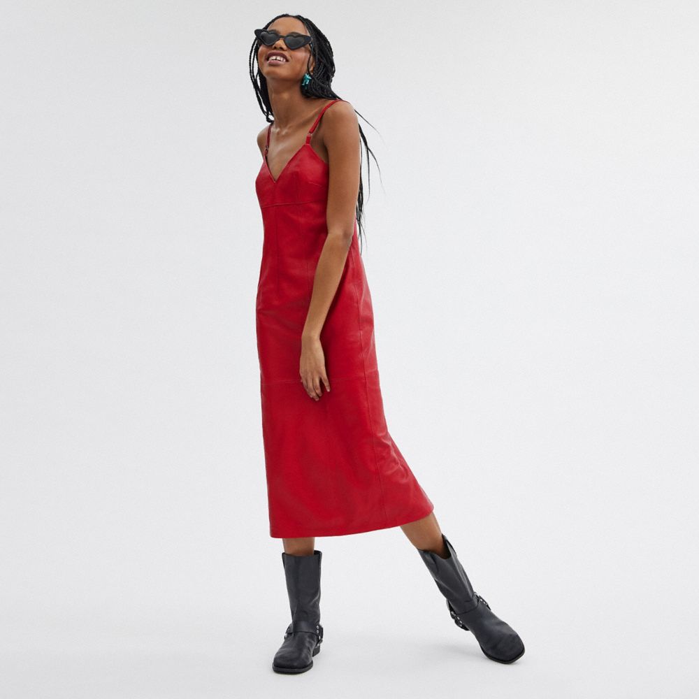 COACH®,ROBE LONGUE EN CUIR,Rouge,Scale View