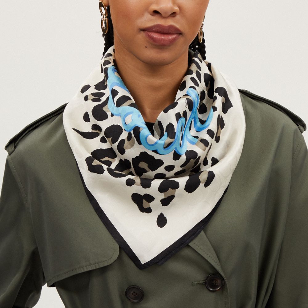 COACH®,レオパード プリント シルク バンダナ,スカーフ&マフラー,