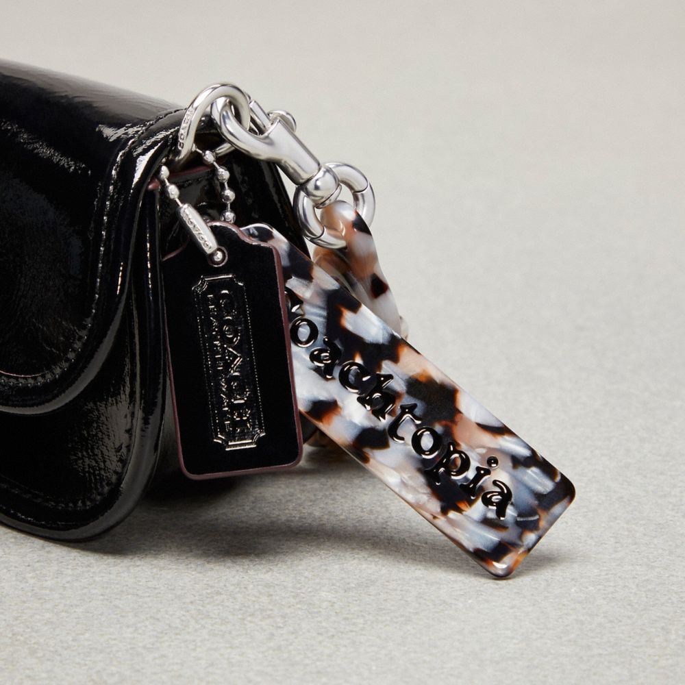 COACH®,Mini Wavy Dinky Bag In Crinkle Patent Coachtopia Leather,Leather,Shoulder Bag,Logo,Chain Detail,Day Party,Black,Group View