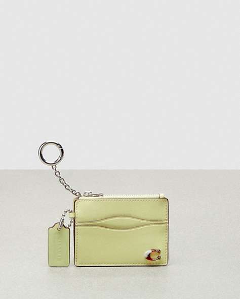 COACH®,Étui-cartes à zip ondulé avec anneau-clés en cuir Coachtopia,Limette pâle,Front View