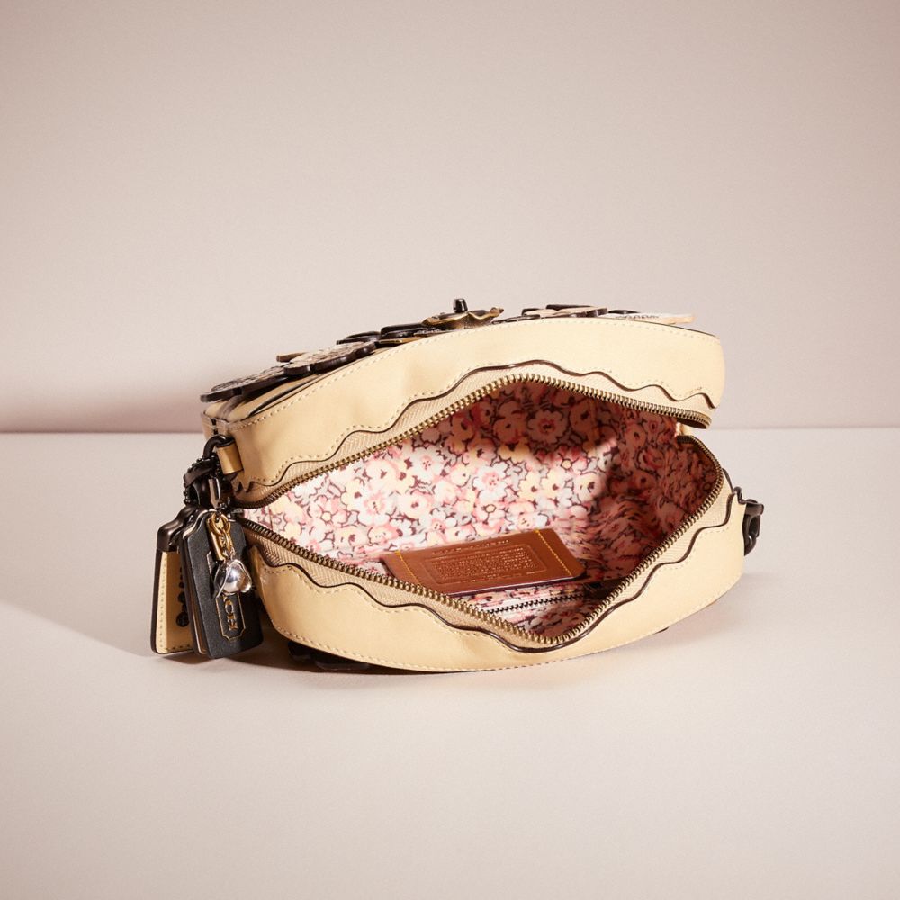 【COACHブティック】●軽量!レトロかわいい新定番●カメラバッグ 公式】COACH – コーチ | カメラ バッグ