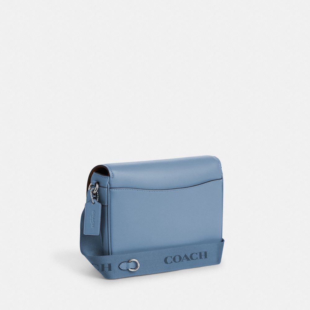 COACH®,SAC MESSAGER PACE,Cuir,Argent/Centaurée/Fleur des champs,Angle View