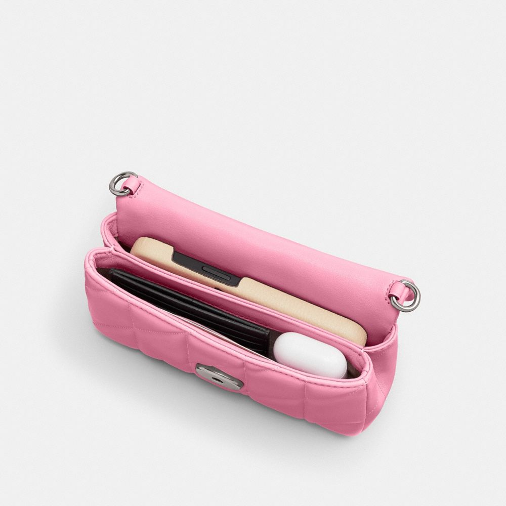 Coach casual discount pink clutch online