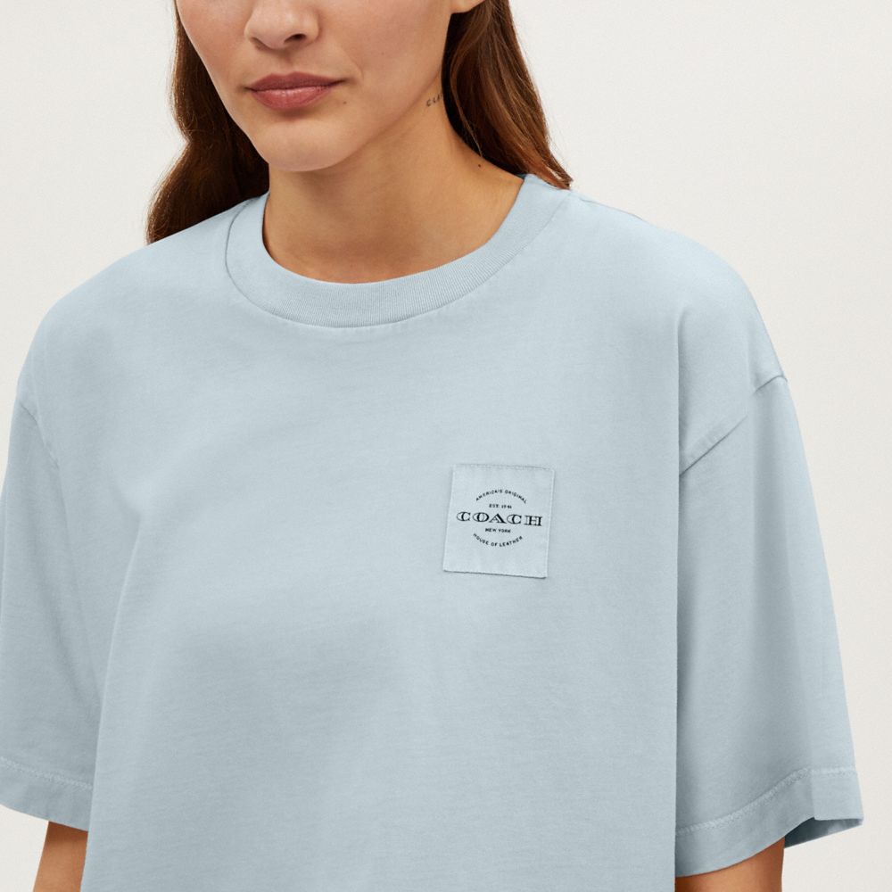 国内即発 COACH クロップド オーガニックコットン Tシャツ CR359 国内即発 COACH クロップド オーガニックコットン Tシャツ CR359