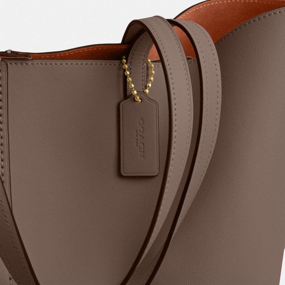 COACH®,North Tote Bag 32,Leather,Tote,Embossed,Logo,Metal,Casual,,Closer View