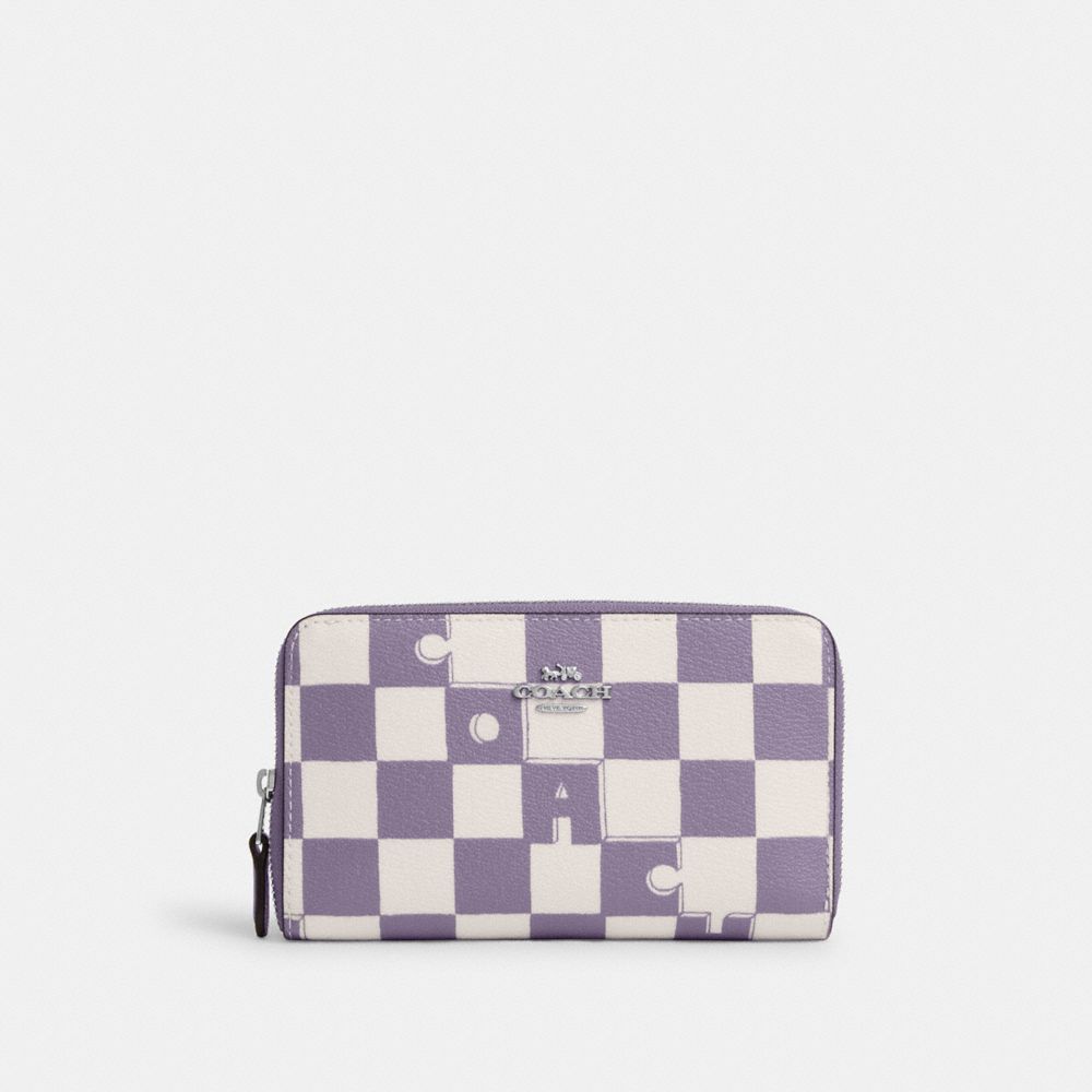 COACH®,PORTEFEUILLE À ZIP DE TAILLE MOYENNE POUR PIÈCE D’IDENTITÉ À IMPRIMÉ DAMIER,pvc,Argent/Violet pâle/Craie,Front View