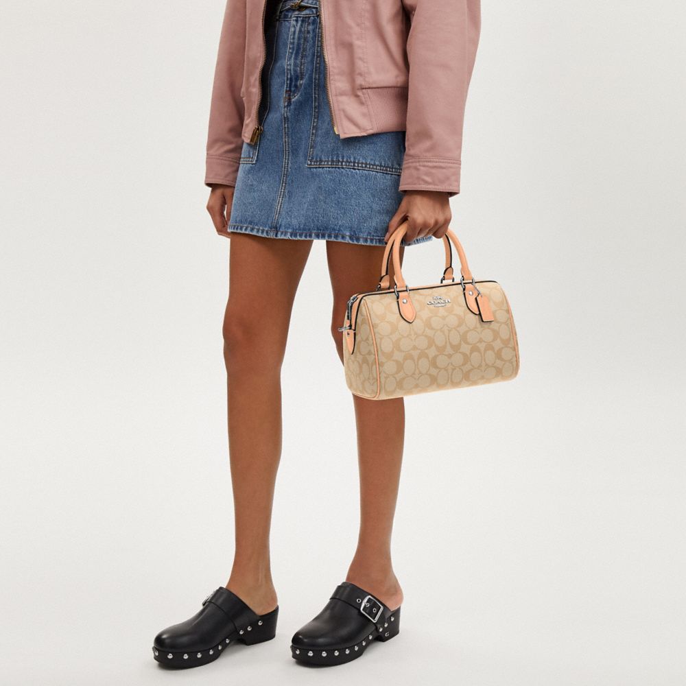 【直営店】coach★ローアン バッグ・シグネチャー キャンバス COACH OUTLET｜【公式】ローアン バケット バッグ・シグネチャー
