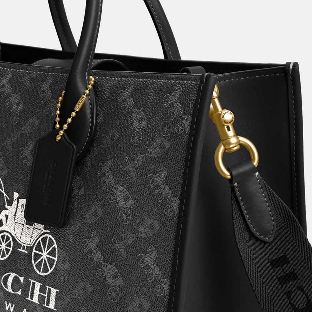 Shop Coach Ace Tote 35 Mit „horse And Carriage" Print In Black