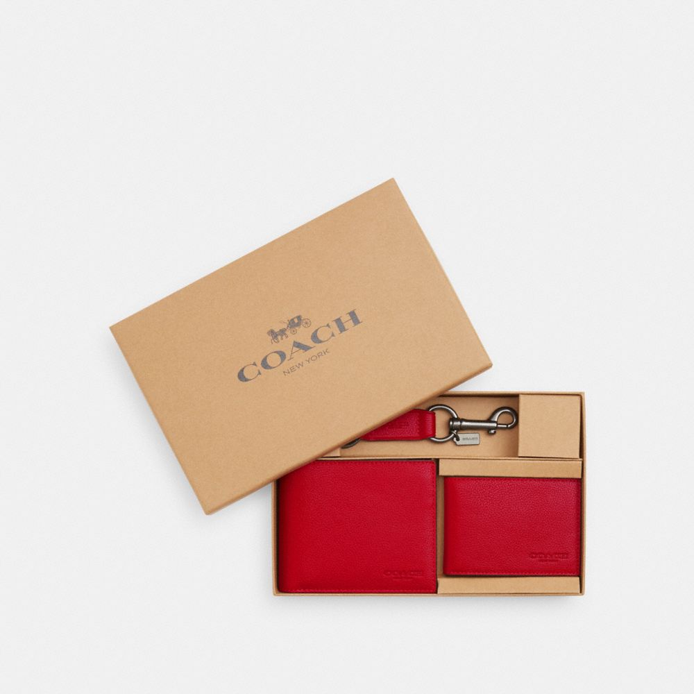 COACH®,COFFRET-CADEAU AVEC PORTEFEUILLE 3 EN 1,Cuir lisse,QB/Rouge audacieux,Front View