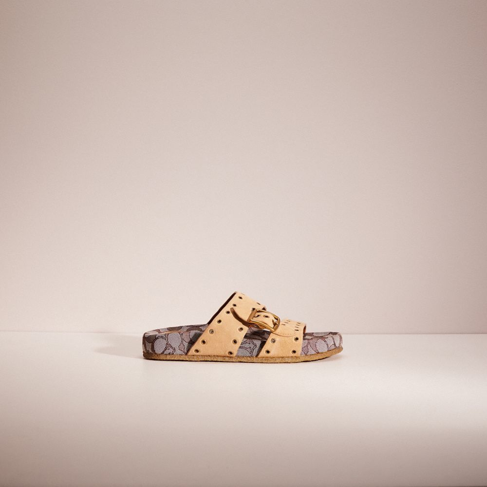 COACH®,Daim,Cacahuète/Chêne,Front View