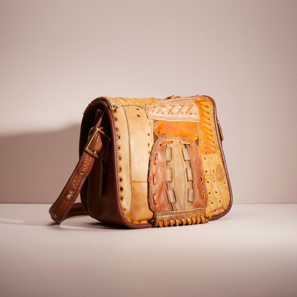 COACH®,Havane,Angle View