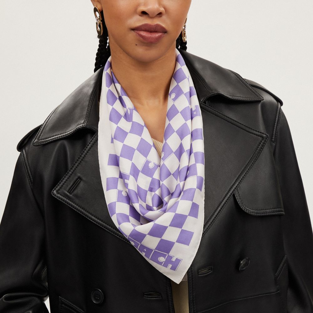 公式】コーチアウトレット | チェッカーボード プリント シルク バンダナ