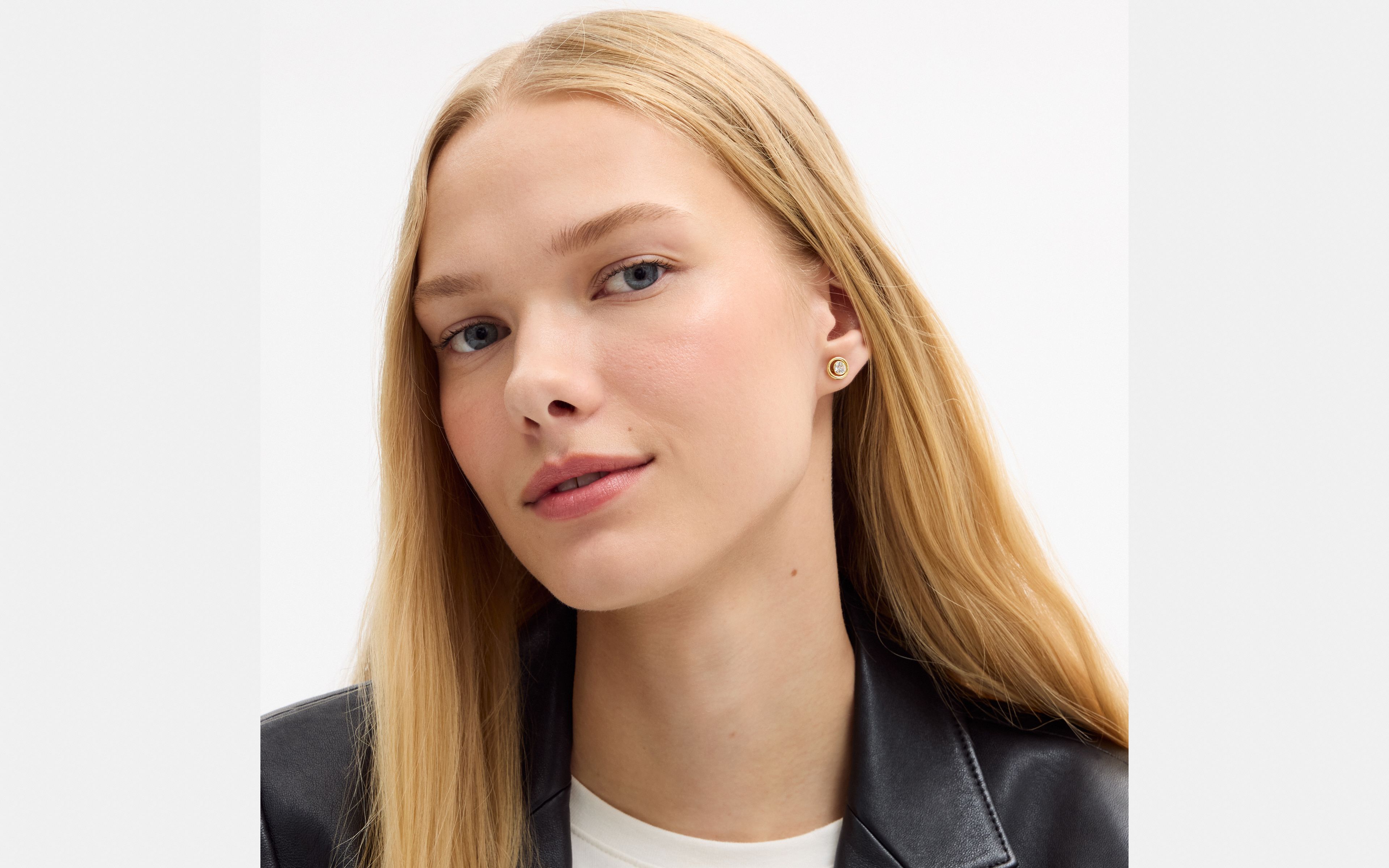 Halo Round Stud Earrings