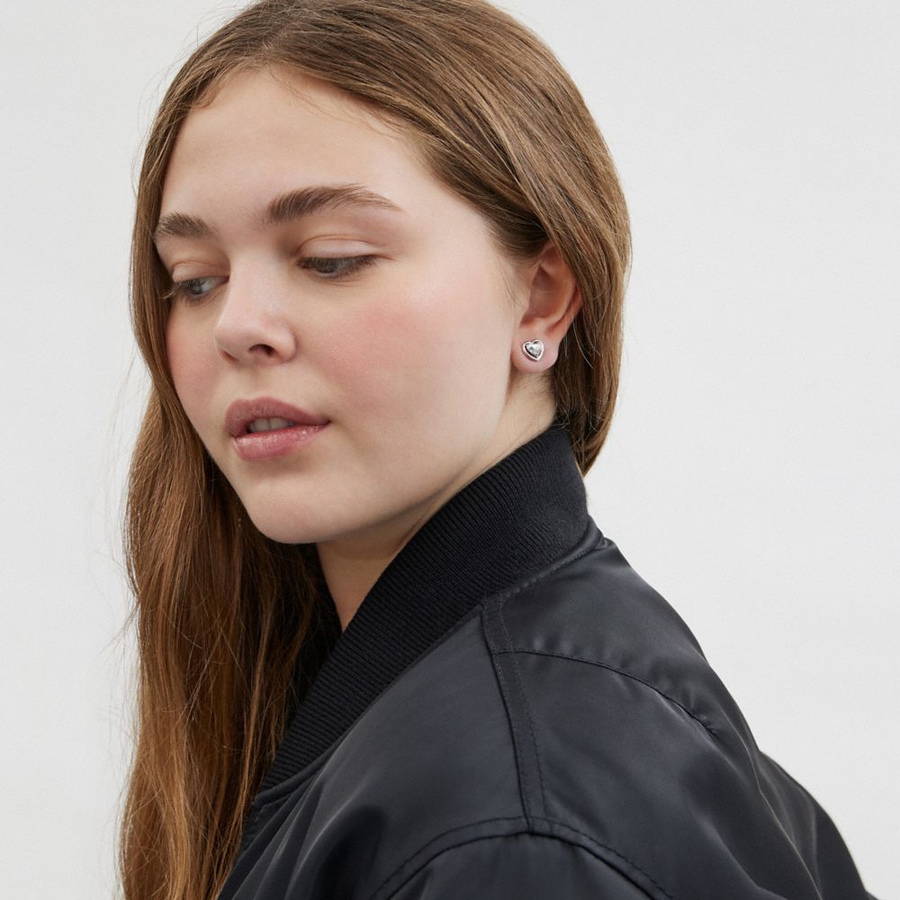 Coach Halo Heart Stud Earrings — фото 3