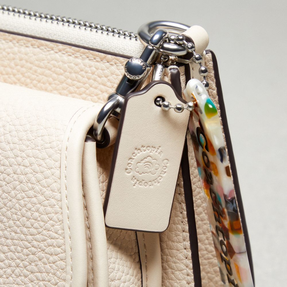 公式】COACH – コーチトピア™ | ウェイビー ダブル ポーチ