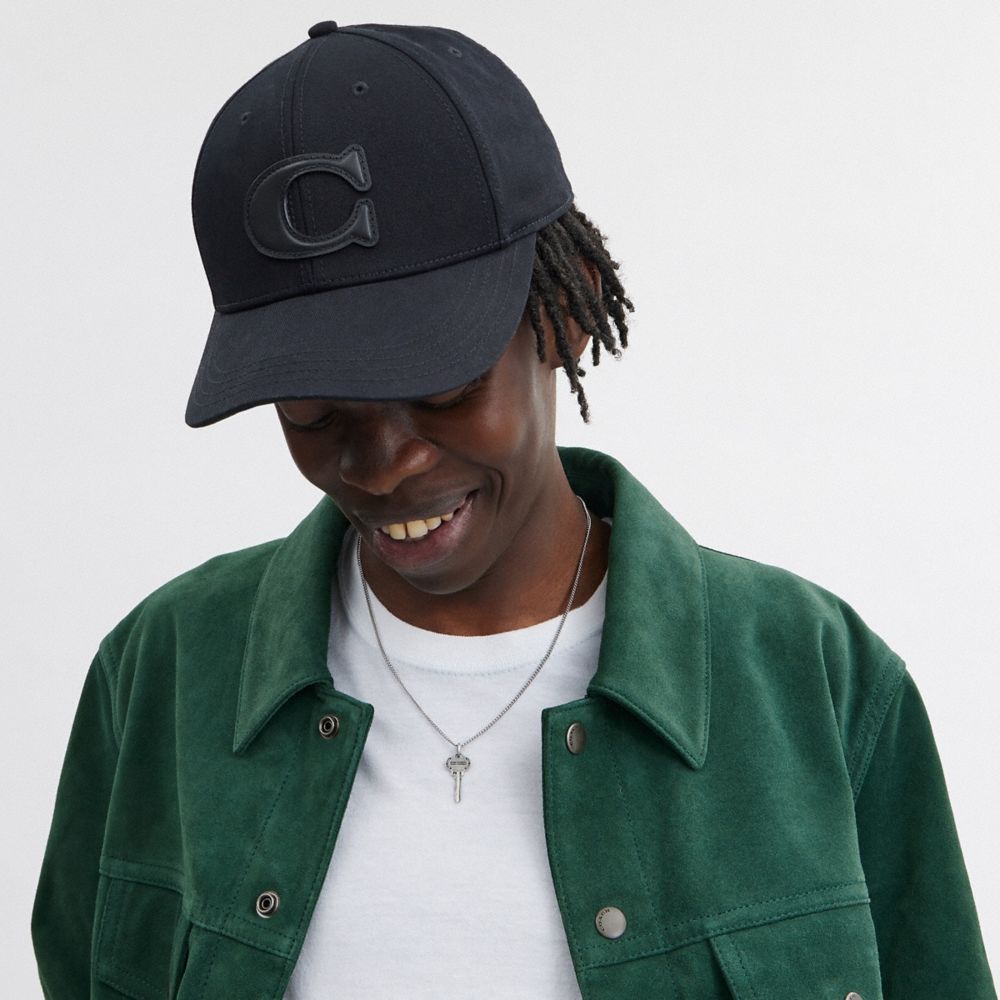 COACH®,COLLIER AVEC PENDENTIF CLÉ EN ARGENT STERLING,Argent,Detail View