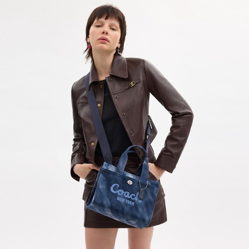 COACH®,CABAS CARGO 26 AVEC IMPRIMÉ TEINT SUR NŒUDS,la toile,Argent/Bleu marine minuit