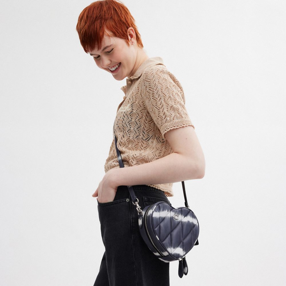 COACH】コーチ ポーチ ハート型 コーティングキャンバス レザー
