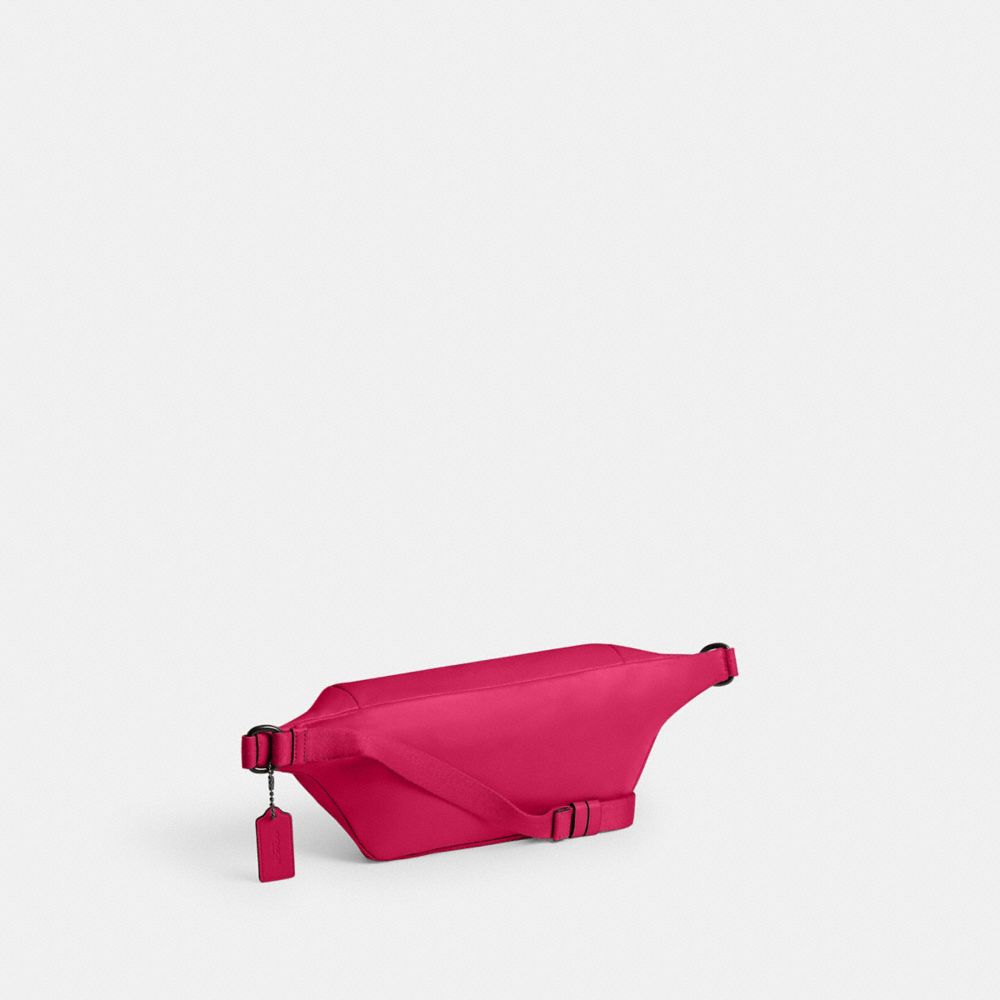 COACH®,SAC DE CEINTURE HALL,Fruit du dragon,Angle View