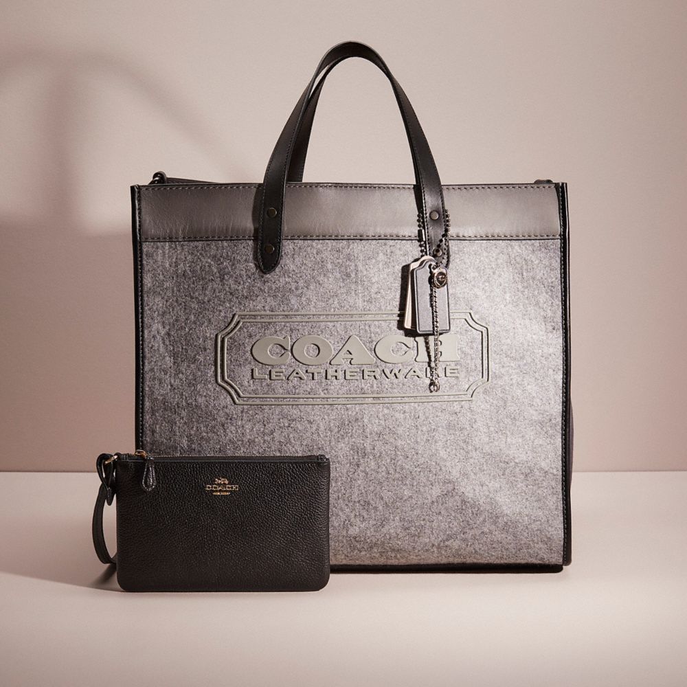 Coach field tote 40 best sale in colorblock