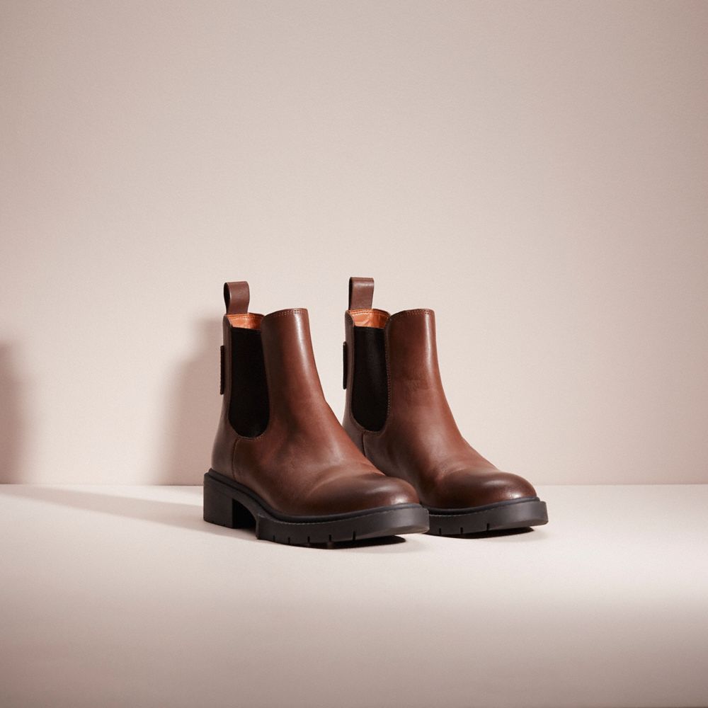 COACH®,Cuir,Brun Noyer,Angle View