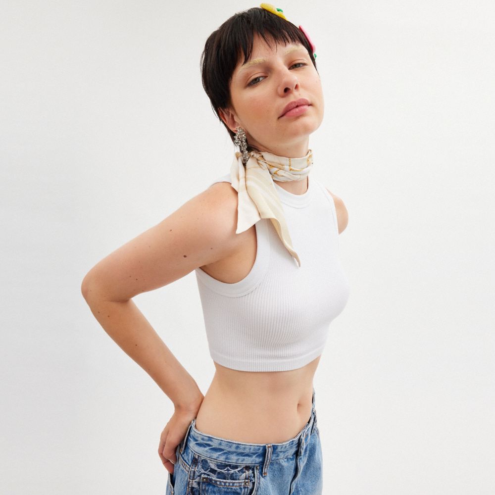 COACH®,LARGE ÉCHARPE ÉTROITE EN SOIE AVEC IMPRIMÉ DE SAC TABBY,Craie,Detail View