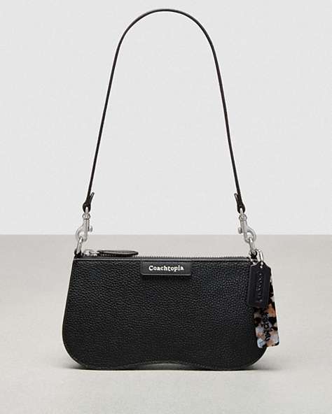 COACH®,Wavy Baguette Bag In Pebbled Coachtopia Leather,Small,Black,Front View