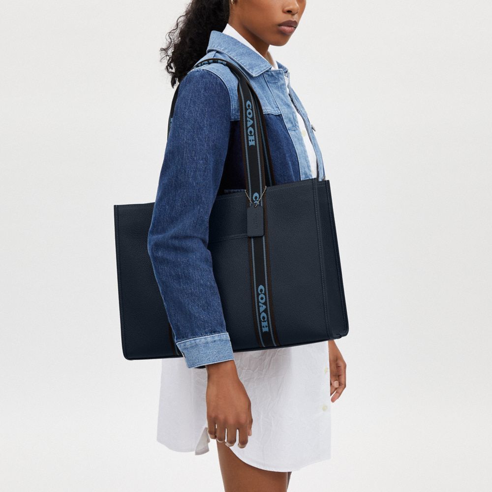 公式】コーチアウトレット | ラージ スミス トート