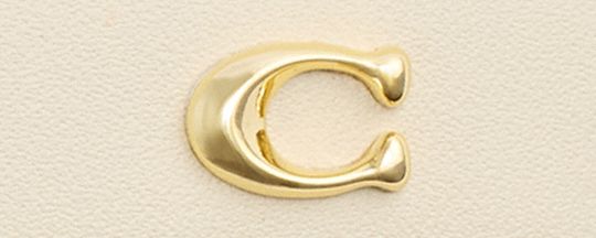 COACH®,BARRETTE EN CUIR SIGNATURE,Craie