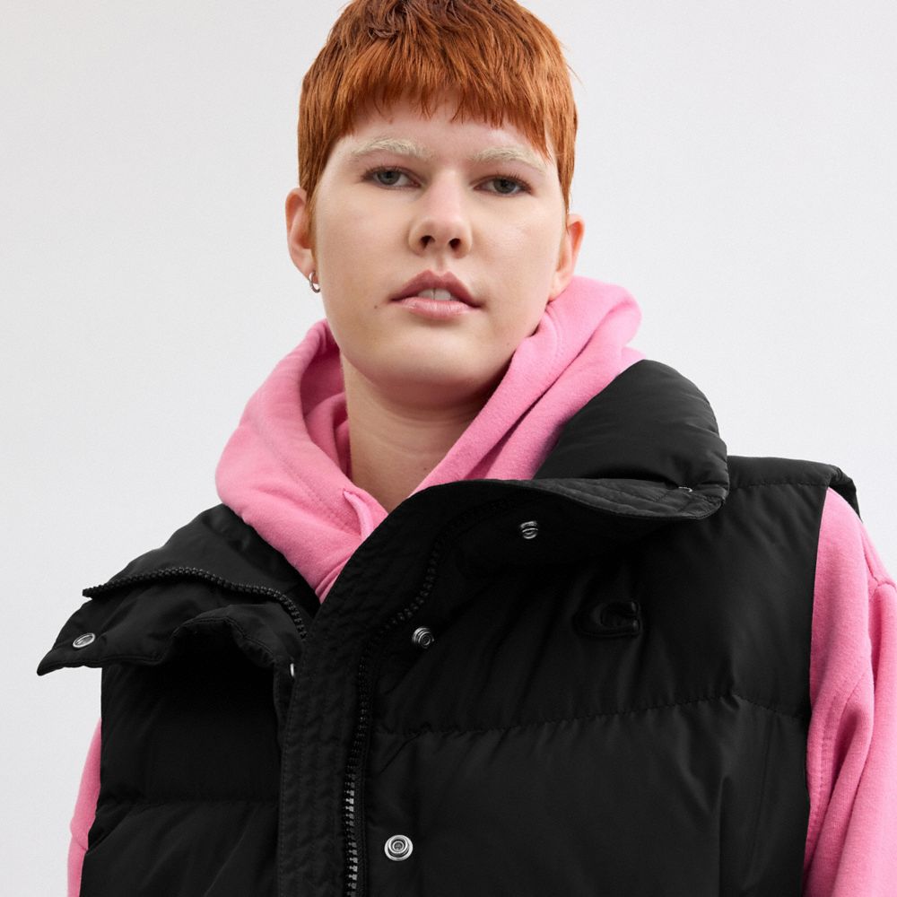 COACH®,Puffer Vest In Recycled Polyester,Recycled Polyester,Puffer,Vest,Quilted,Logo,Sustainable,Casual,Black,Detail View