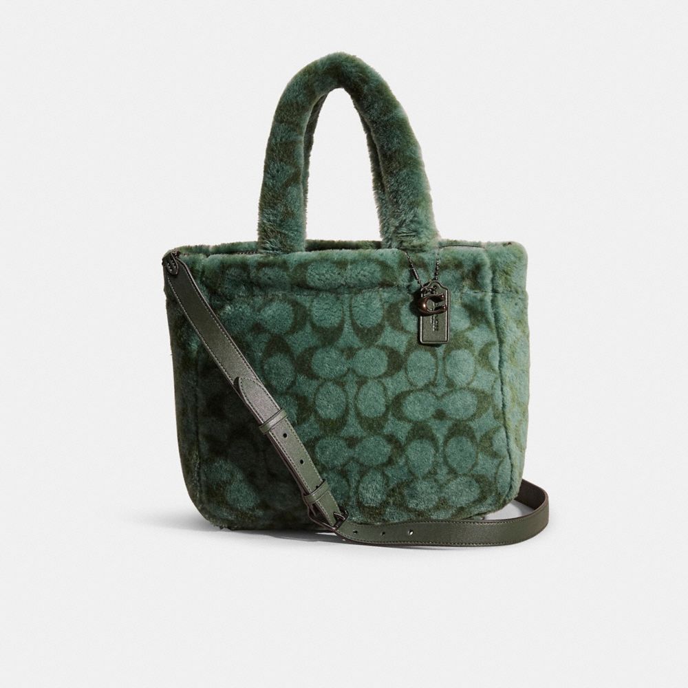 COACH®,Restored Tote 28 In Signature Shearling,Shearling,Leather,Lining Lurex,Tote,Plastic,Metal,Embossed,Logo,Day Party,Green,Front View