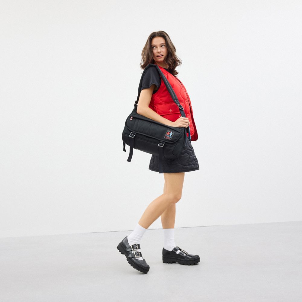 Coach Topia Loop Kuriertasche In Black