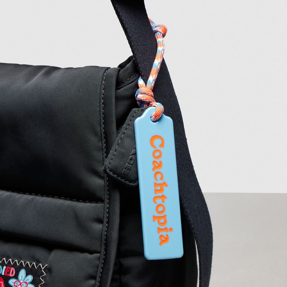 Coach Topia Loop Kuriertasche In Black