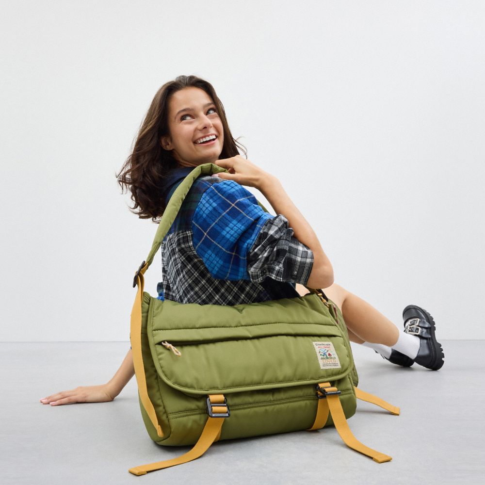 Coach Topia Loop Kuriertasche In Green
