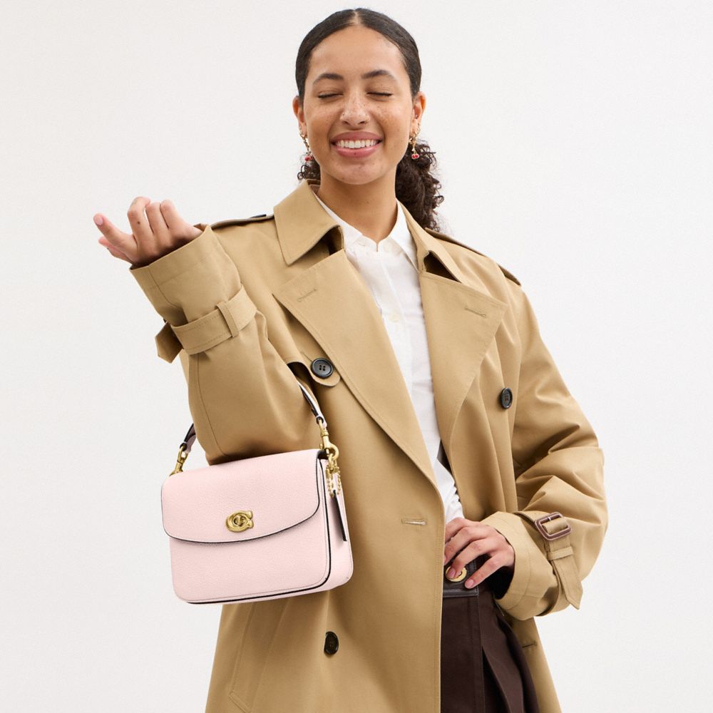 COACH®,SAC BANDOULIÈRE CASSIE 19,Laiton/Rose fard,Detail View