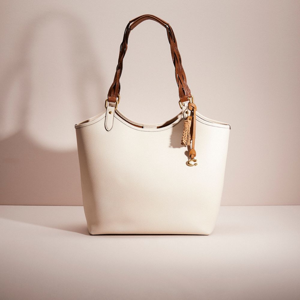 coach day tote purse