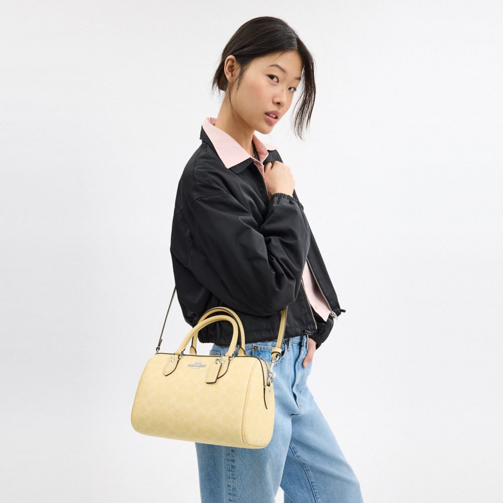COACH®,SACOCHE ROWAN EN TOILE EXCLUSIVE,Toile exclusive,Argent/Foin