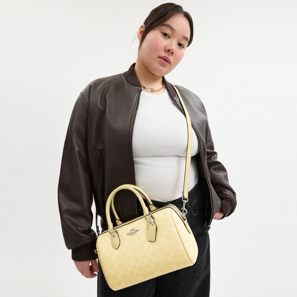 COACH®,SACOCHE ROWAN EN TOILE EXCLUSIVE,Toile exclusive,Argent/Foin