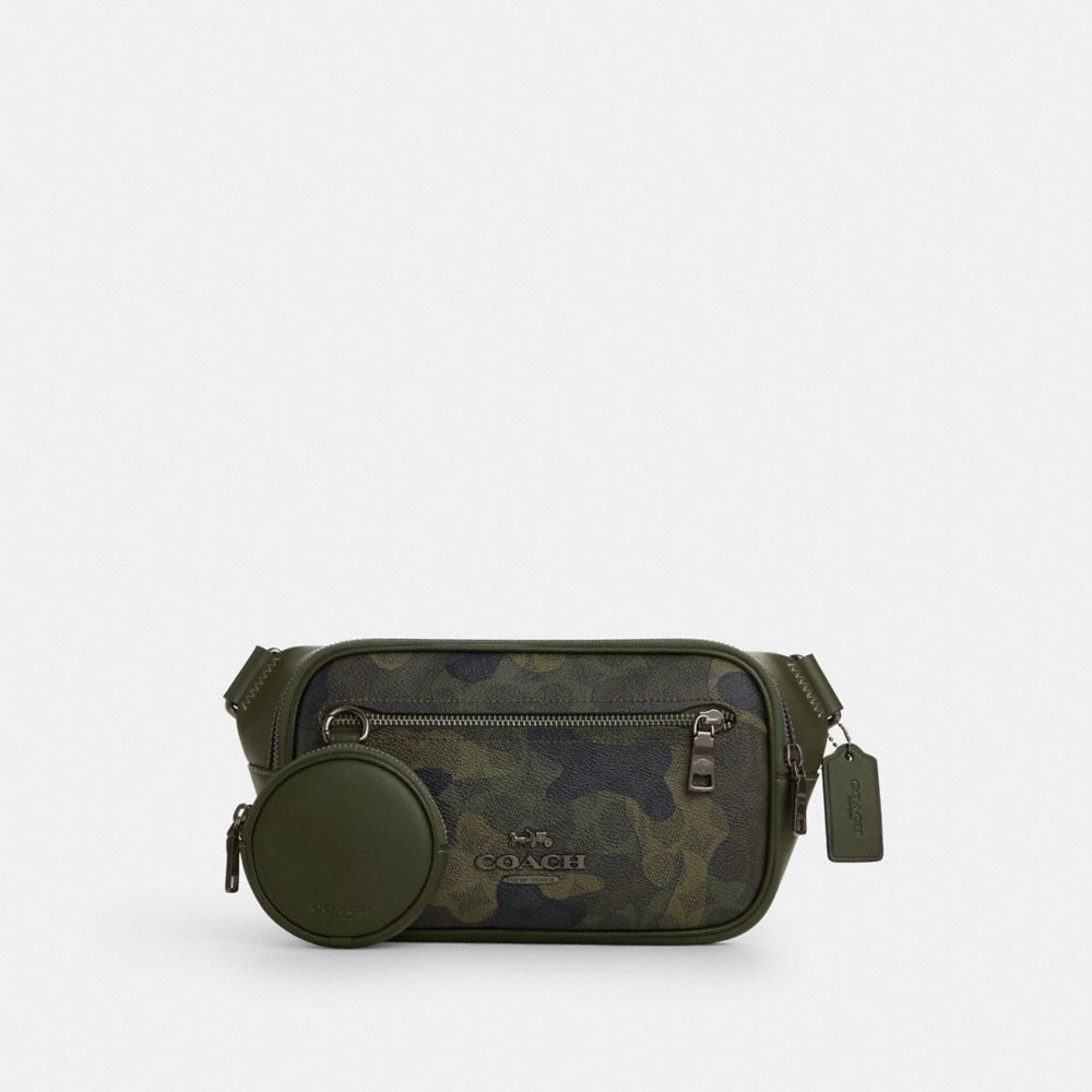 COACH®,SAC DE CEINTURE ELIAS EN TOILE SIGNATURE AVEC IMPRIMÉ CAMOUFLAGE,Toile exclusive,Qb/Shamrock foncé multi,Front View