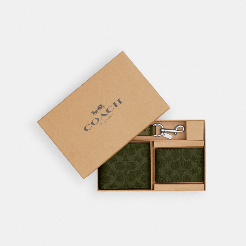 COACH®,Boxed 3-In-1 Wallet Gift Set In Signature Canvas,Bi Fold,Key Chain,Coin,Set,Casual,,Front View