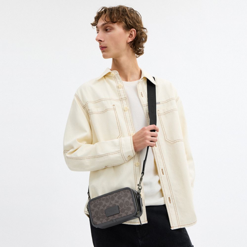 COACH®,SAC BANDOULIÈRE WYATT EN TOILE EXCLUSIVE,Toile exclusive,QB/Gris/Anthracite,Detail View