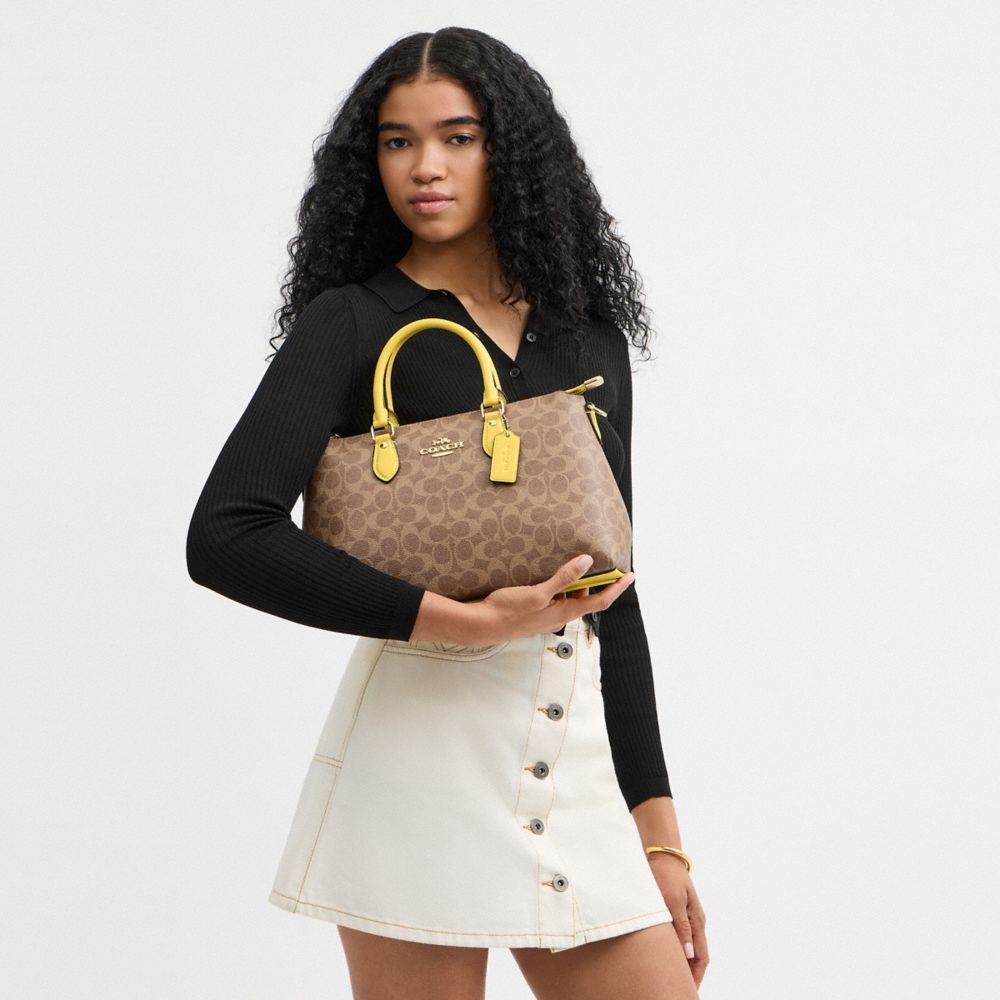 COACH®,SAC SATCHEL GEORGIA EN TOILE SIGNATURE,Toile exclusive,Im/Marron Orangé/Jaune,Detail View