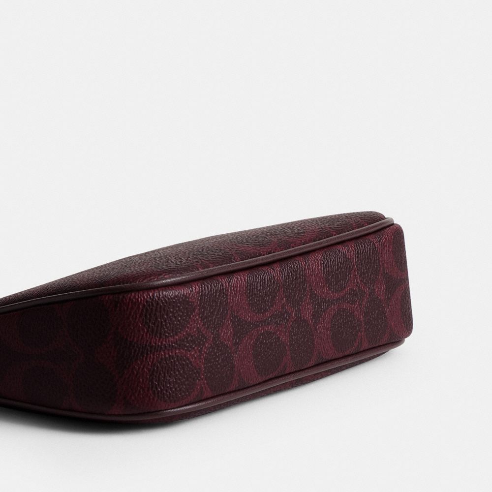 Nolita 19 Signature Canvas