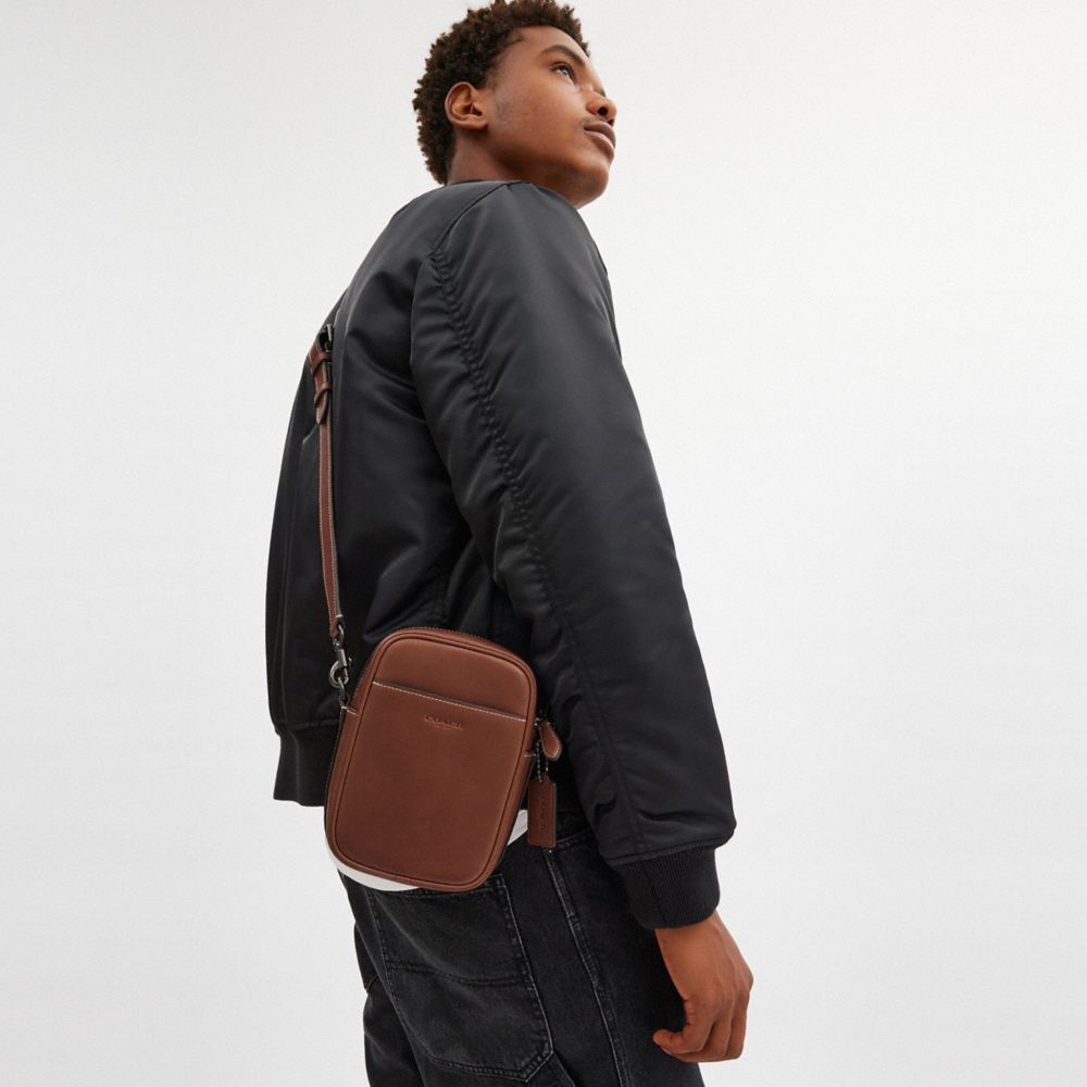 Coach In Redwood