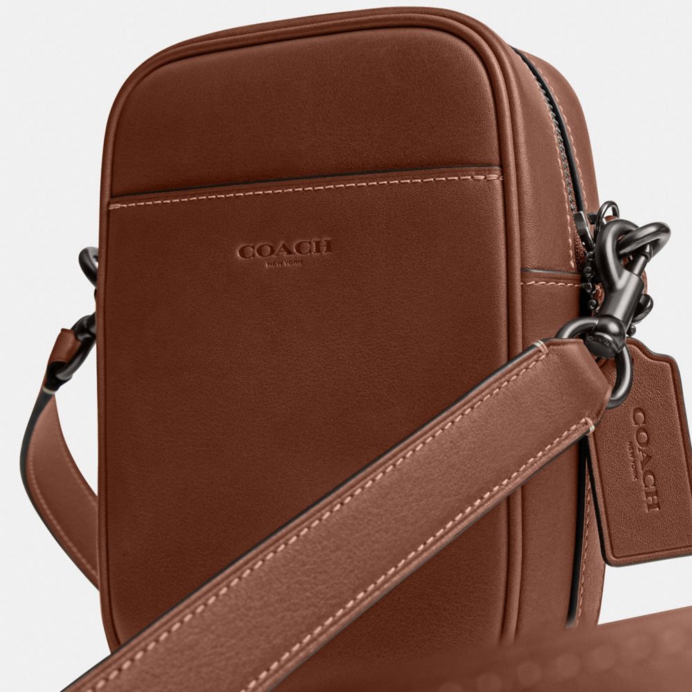 Coach In Redwood