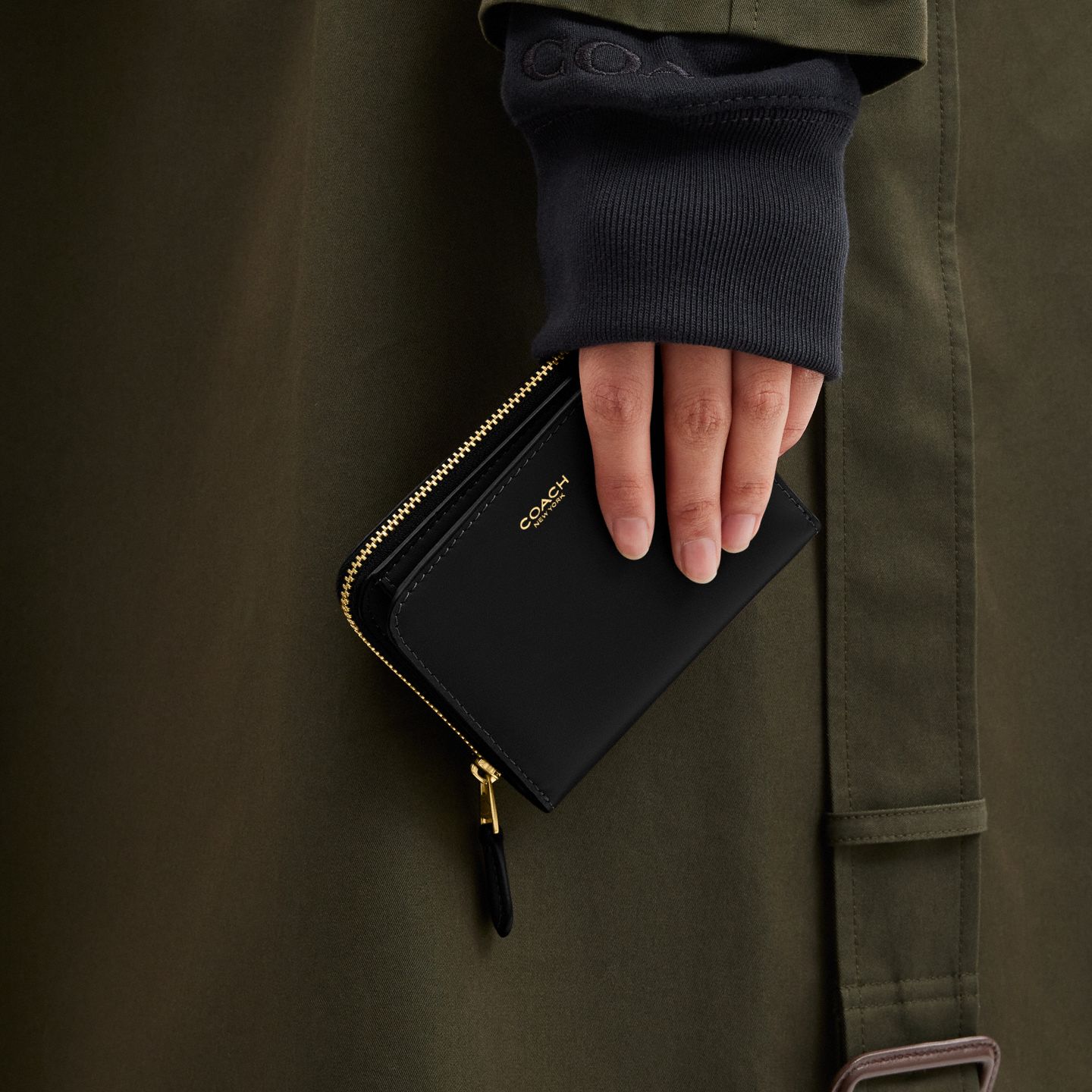 Кошелёк-бифолд Coach New York, цвет: Латунный / Чёрный — фото 4