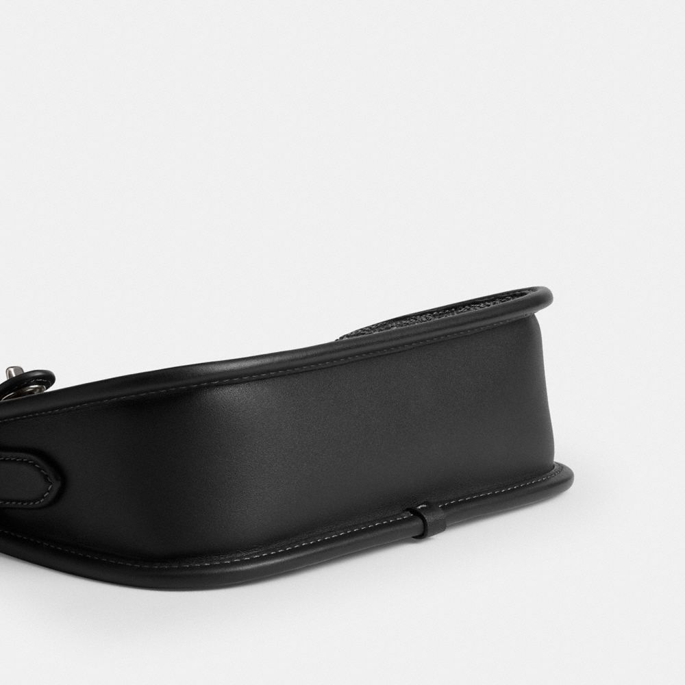 COACH®,Swinger Bag 20 With Chain In Crystal Signature Jacquard,Cotton,Shoulder Bag,Crystal,Color Block,Silver Metal,Casual,Black,Outsole View