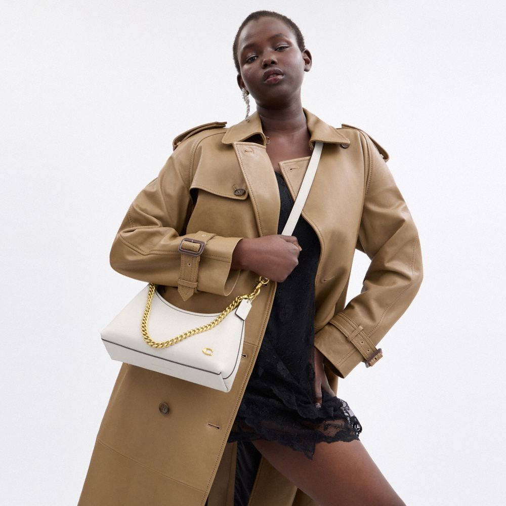 Coach In Brass/chalk