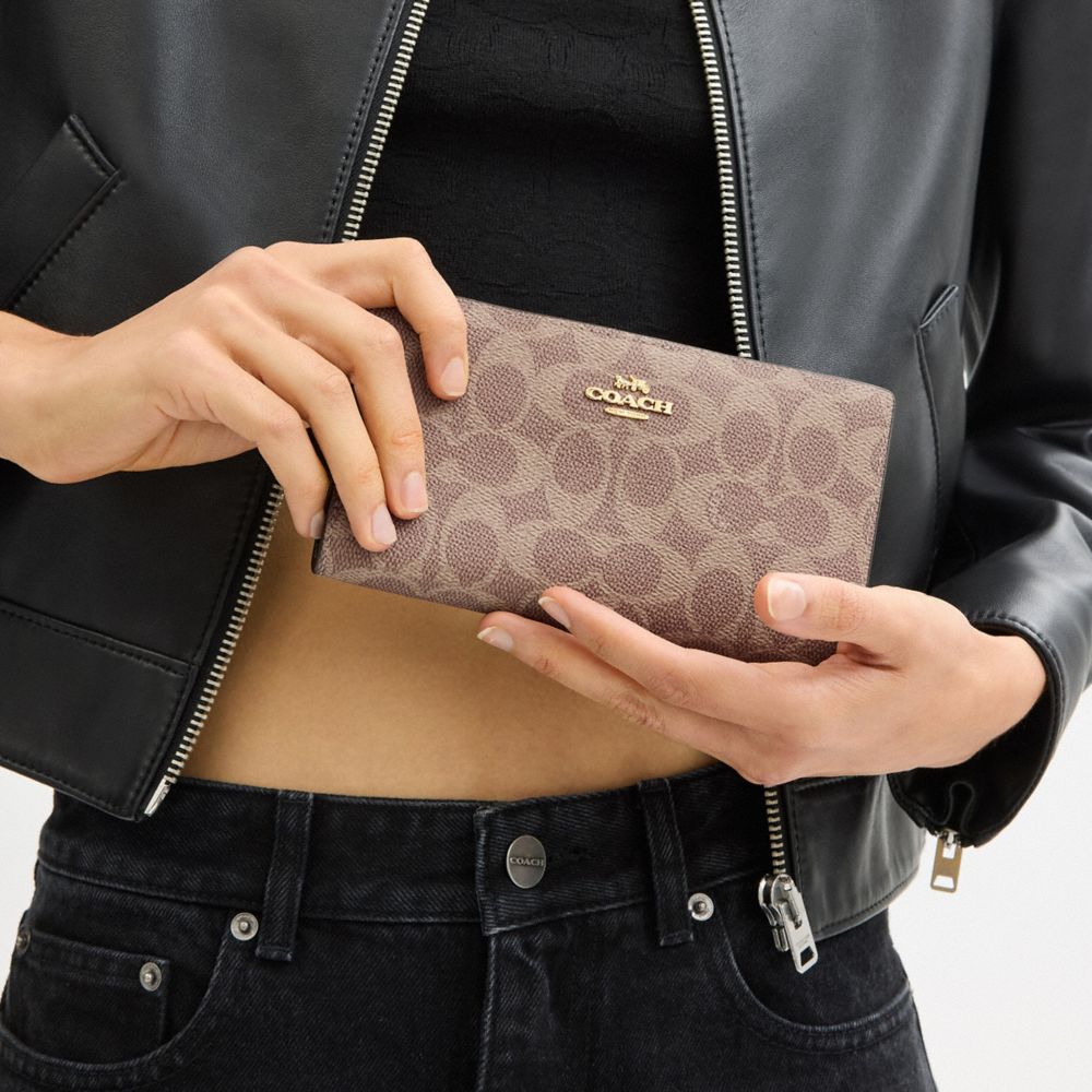 COACH®,Toile exclusive,Or/Marron Orangé/Brun,Detail View